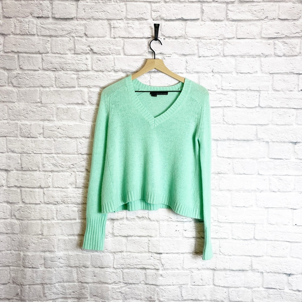360 Cashmere Mint Green V-Neck Sweater